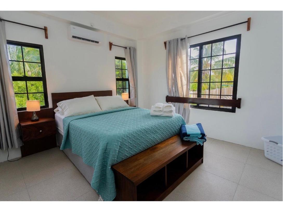 Bay Towers Aparthotel Caye Caulker Εξωτερικό φωτογραφία
